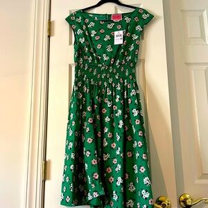 Kate Spade green floral dress. NWT, size L. Pockets. Flattering on all!